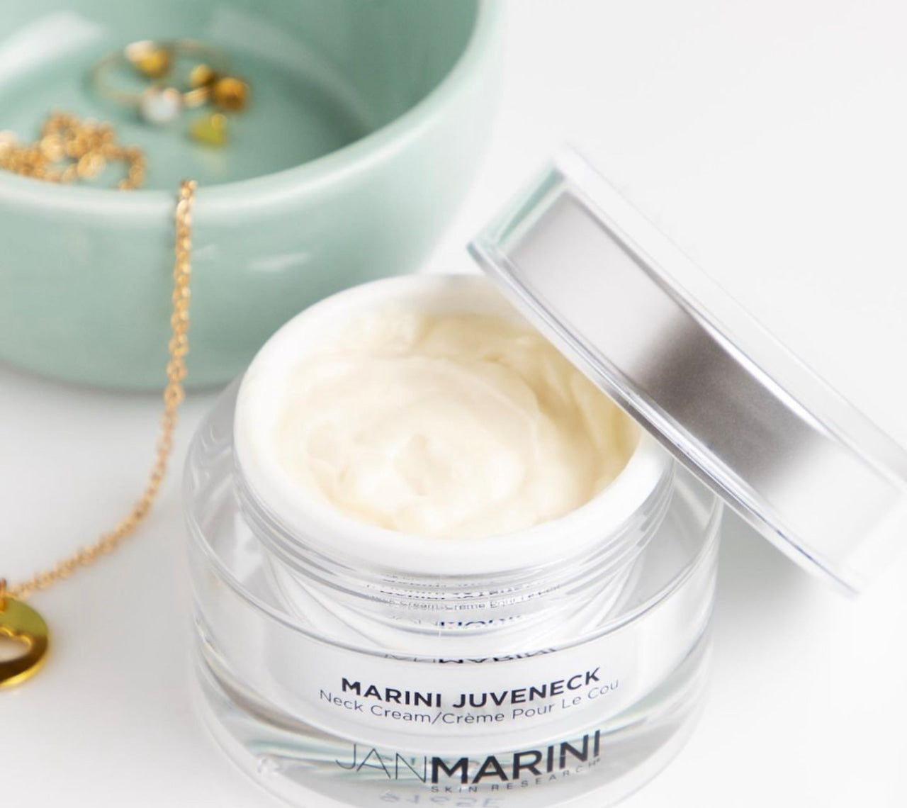 マリーニネッククリーム | 海洋由来成分で肌に深い潤いとハリを与える高保湿クリーム